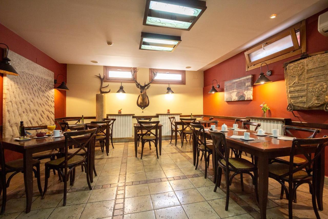 Hostal Los Canteros Golmayo Bagian luar foto