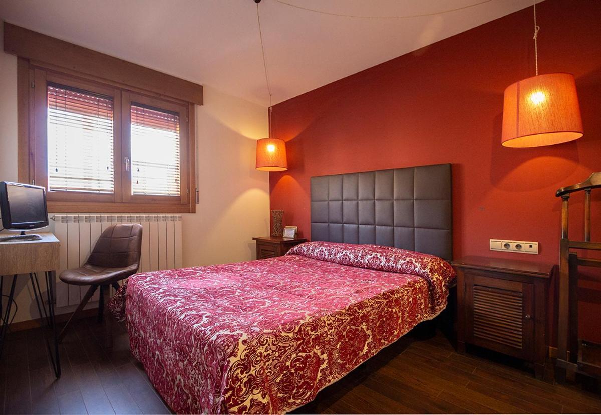 Hostal Los Canteros Golmayo Bagian luar foto