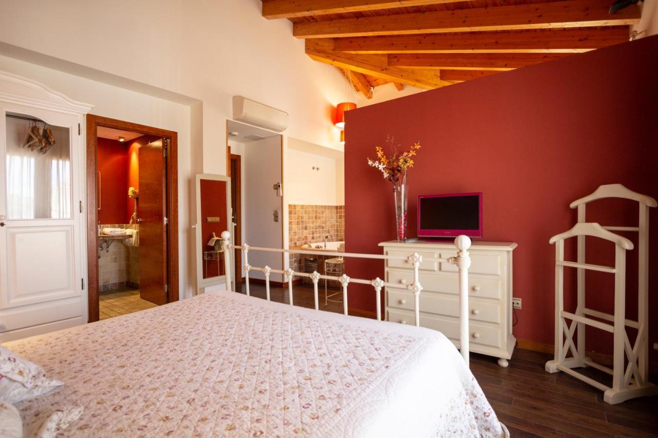 Hostal Los Canteros Golmayo Bagian luar foto