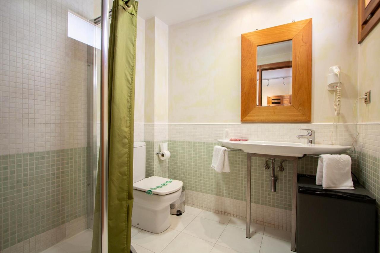 Hostal Los Canteros Golmayo Bagian luar foto