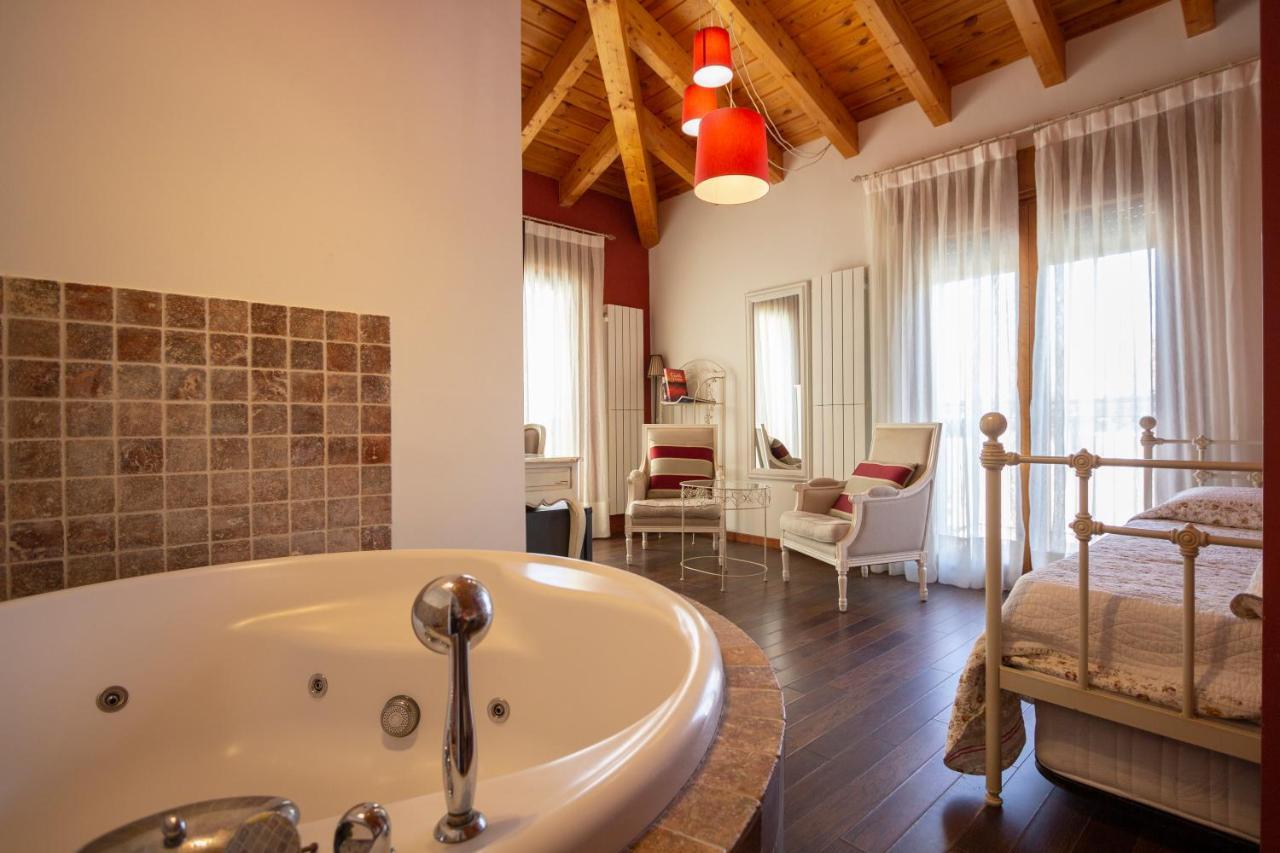 Hostal Los Canteros Golmayo Bagian luar foto